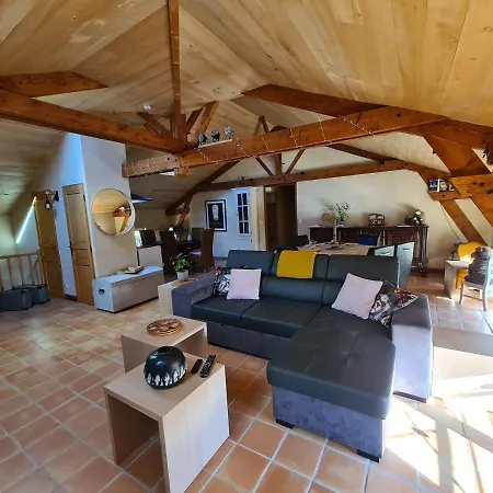Le Coq En Repos * Saint-Sylvestre-sur-Lot