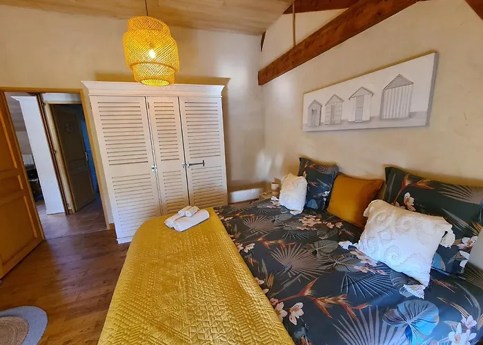 Oda ve Kahvaltı Le Coq En Repos Saint-Sylvestre-sur-Lot