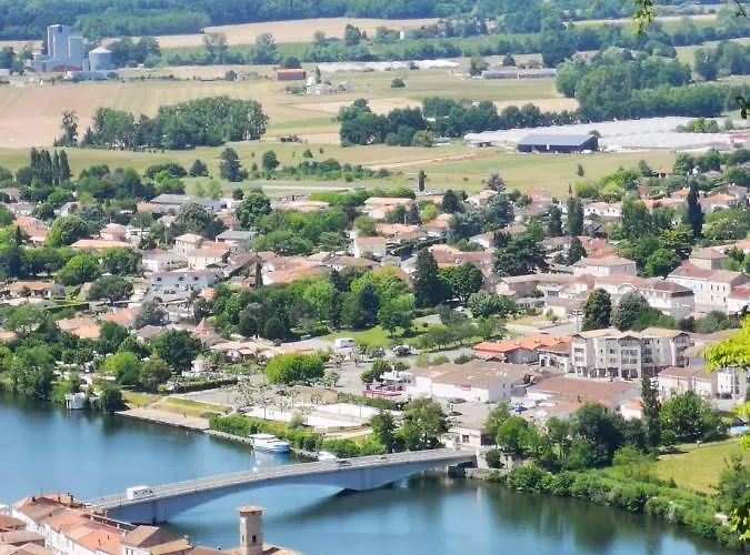 Oda ve Kahvaltı Le Coq En Repos *